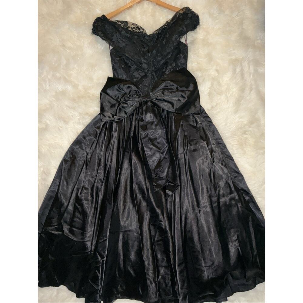 Vintage Black Lace Off Shoulder Gown Basque Waist Satin Event Dress Zum Zum 7/8 - Picture 7 of 13